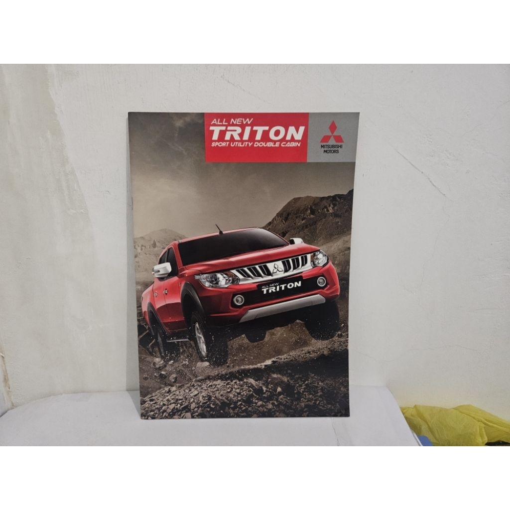 brosur katalog mobil mitsubishi triton 2016 buku booklet