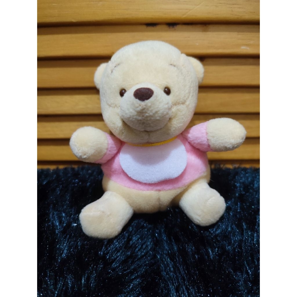 Ganci Pooh Pakai Celemek Bulir (A3)