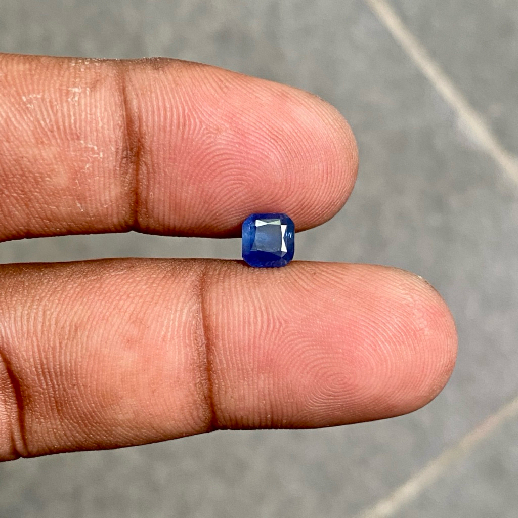Natural Blue Sapphire Ceylon Srilanka Batu Blue Safir selon Srilangka ukuran kecil Dim 5.5x5.5x3 CT 