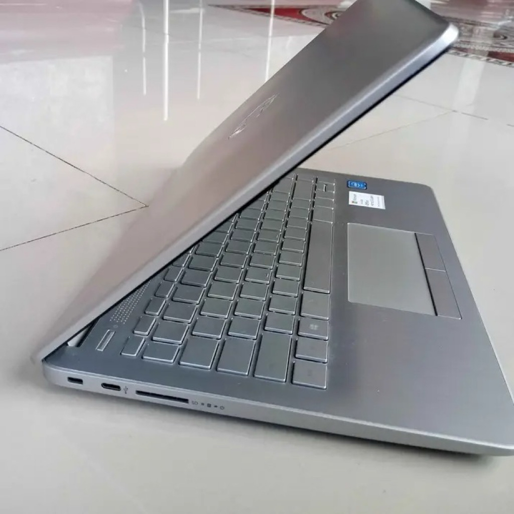 Laptop / Notebook HP 14s CF2019TU