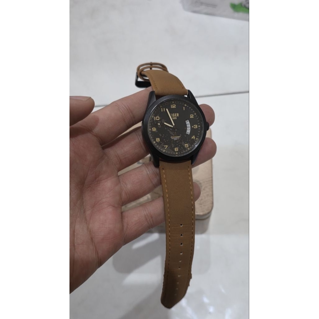 jam tangan eiger VERDON-LAW black bekas