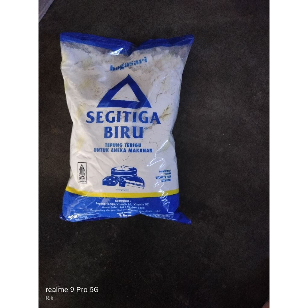 Tepung Terigu Segitiga Biru 1kg | tepung segitiga biru 1 kg