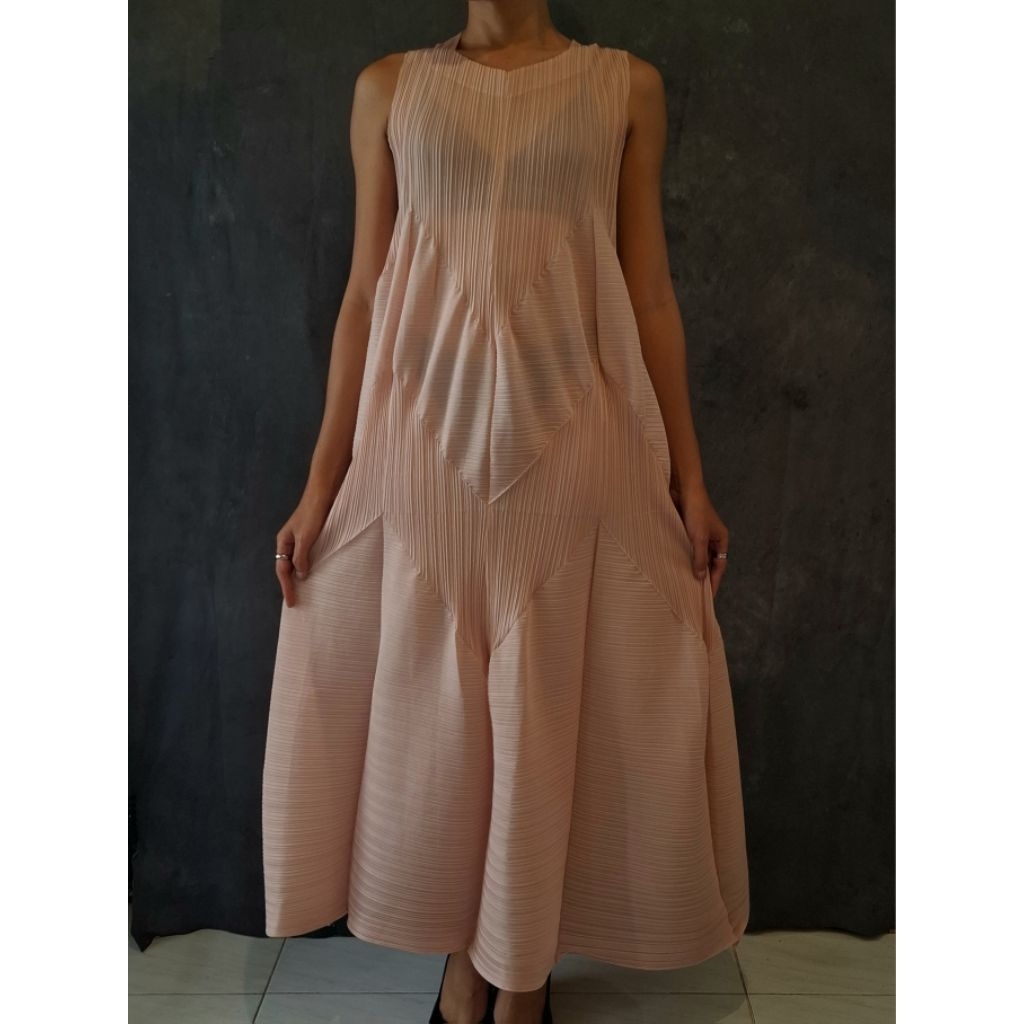 Pleated Maxi Dress look like Issey Miyake
