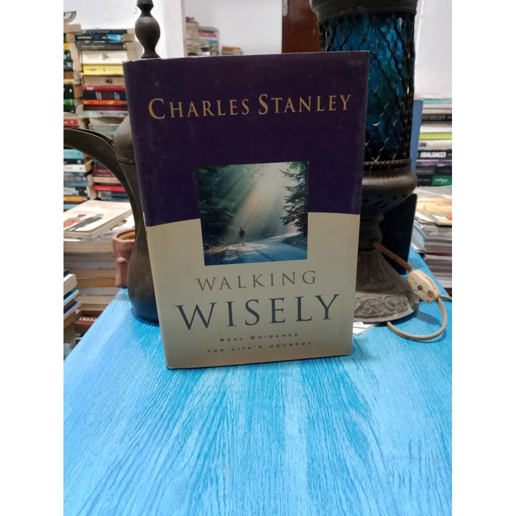 motivasi bhs inggris Walking Wisely by Charles Stanley original bekas