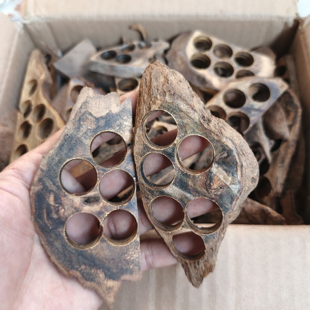 Kayu gaharu kalimantan buhur gaharu wangi isi 1kg