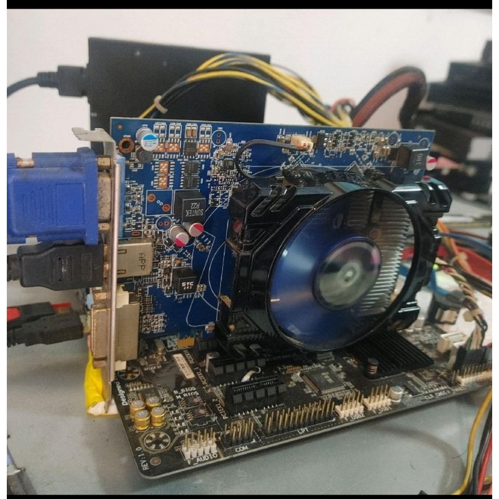 VGA CARD AMD RADEON R7 240 200 series 2GB
