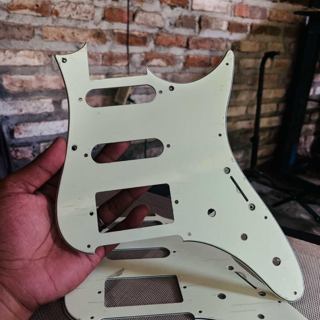 pickguard 3ply gitar ibanez AZ ESSENTIAL HSS original