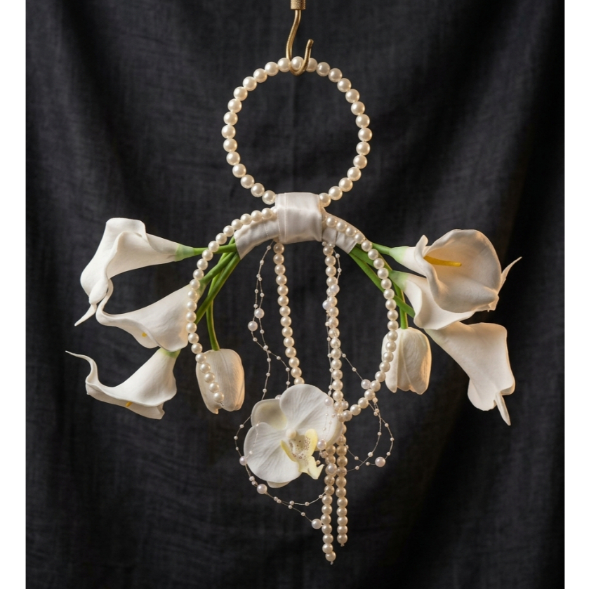 Svarna - Elegant White Calla Lily Pearl Bouquet Bag – Handmade Artificial Flower Hand Bouquet, Brida
