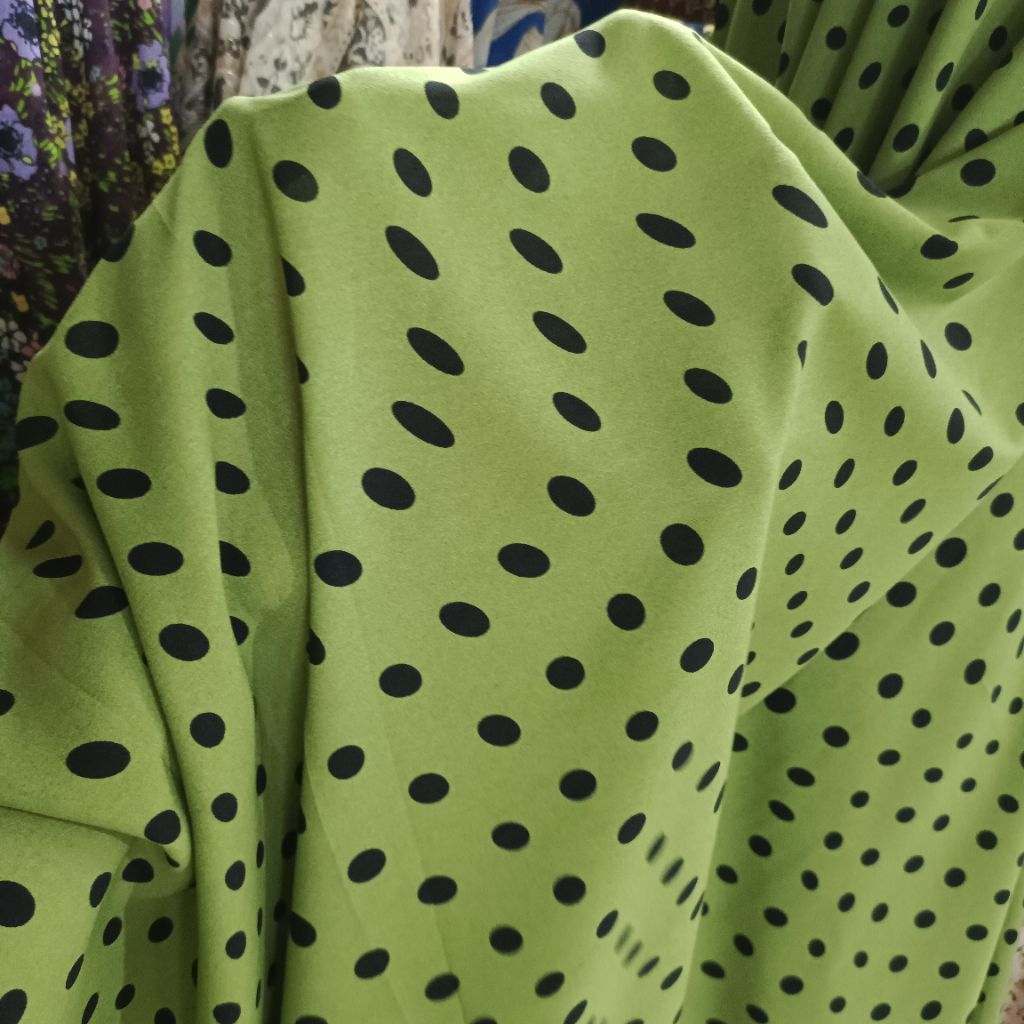 kain ceruty zara motif - kain zara motif polkadot - kain ceruti zara garmen - kain polkadot meteran 