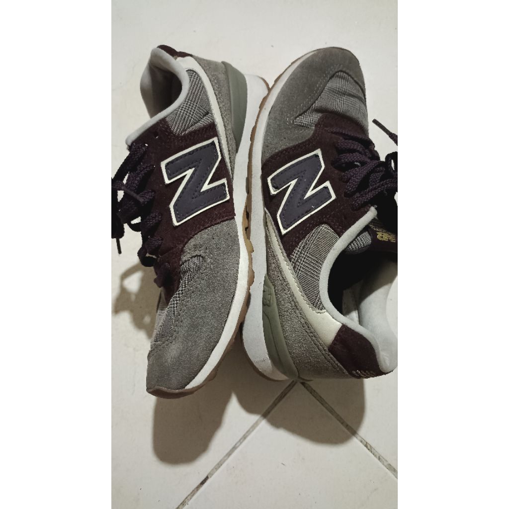 sepatu second casual NB 996 Maroon 37 23.5