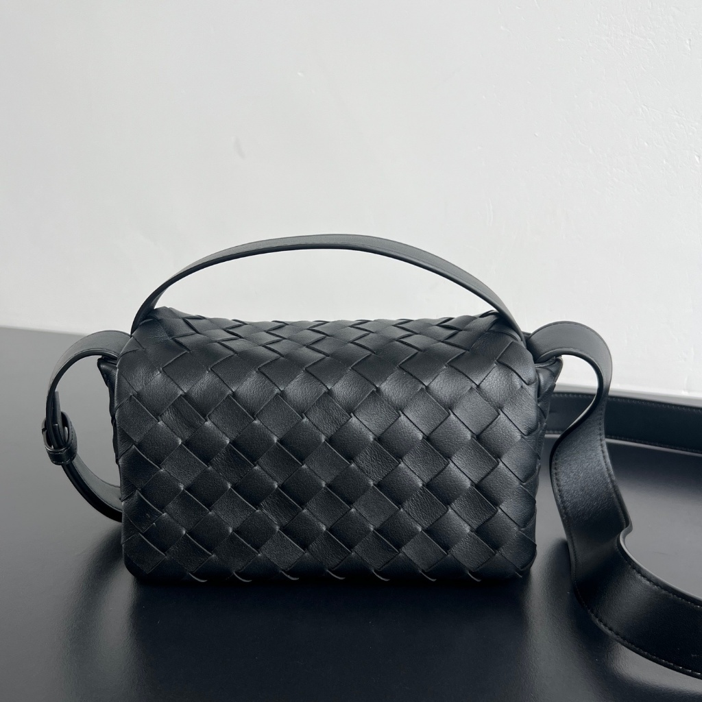 Tas BVYur mini Flap Bag