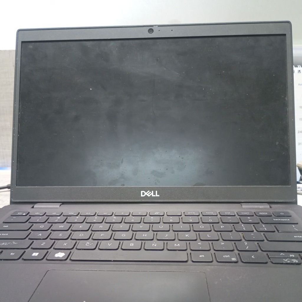 Laptop mati merk Dell  i3