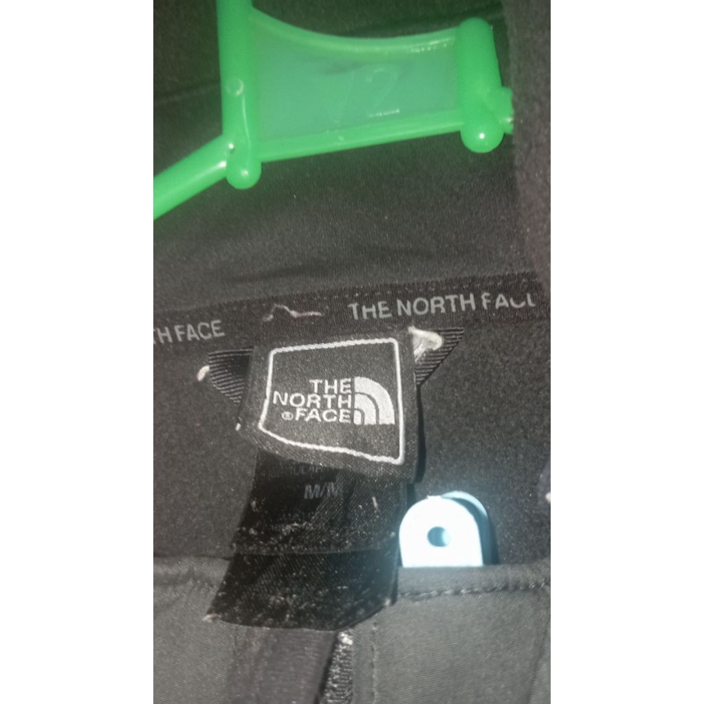 Jaket outdoor TNF apex second 100%