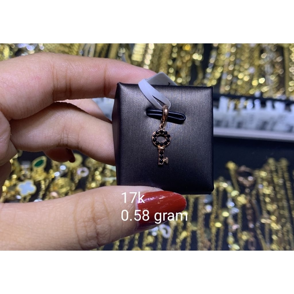 Liontin emas 75 kunci hitam mini