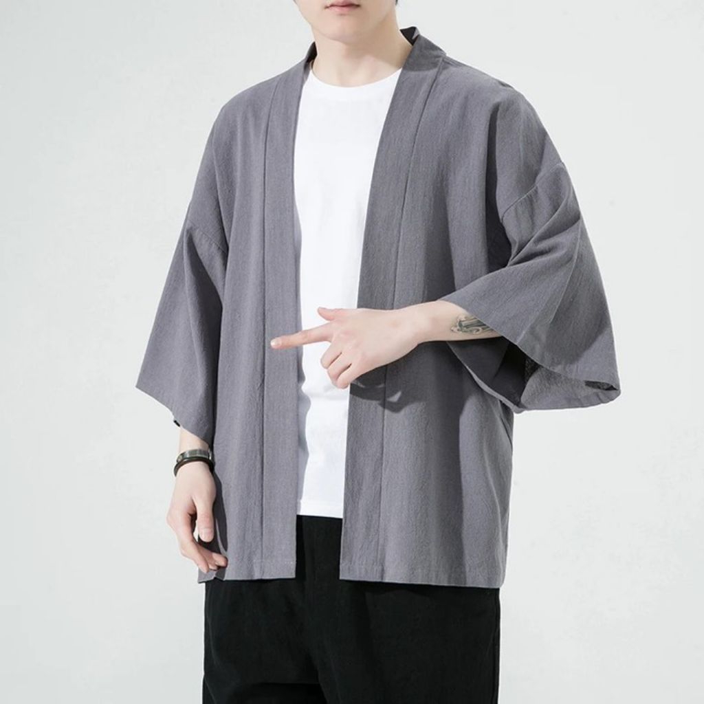 Outerwear Jepang Style Baju Santai Modern Pria
Kemeja Oversize Pria

Kemeja Tanpa Kancing Pria
Outer
