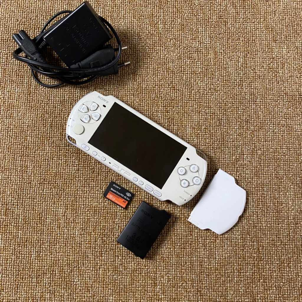 Sony Playstation Portable / PSP Slim / PSP Slim 3006 White Pearl
