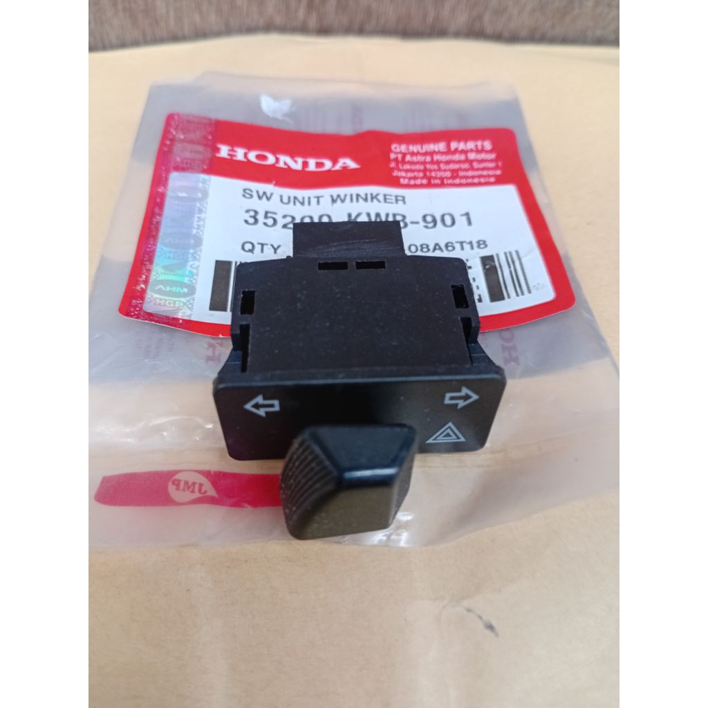 SAKLAR LAMPU SEIN HAZARD ORI STANDAR HONDA BEAT F1 | REVO 110 | SPACY F1 | SPACY KARBU | SCOOPY F1 |