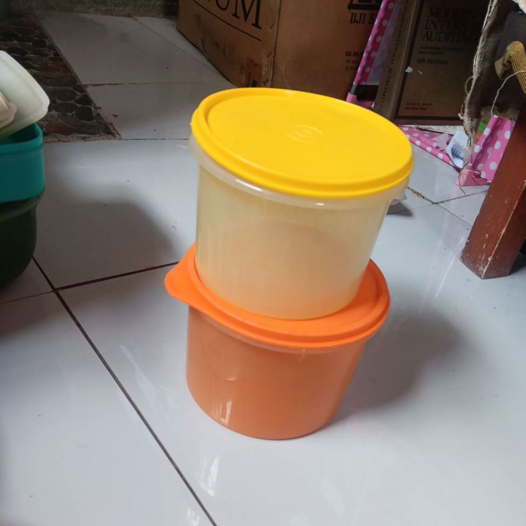 texture canister tupperware