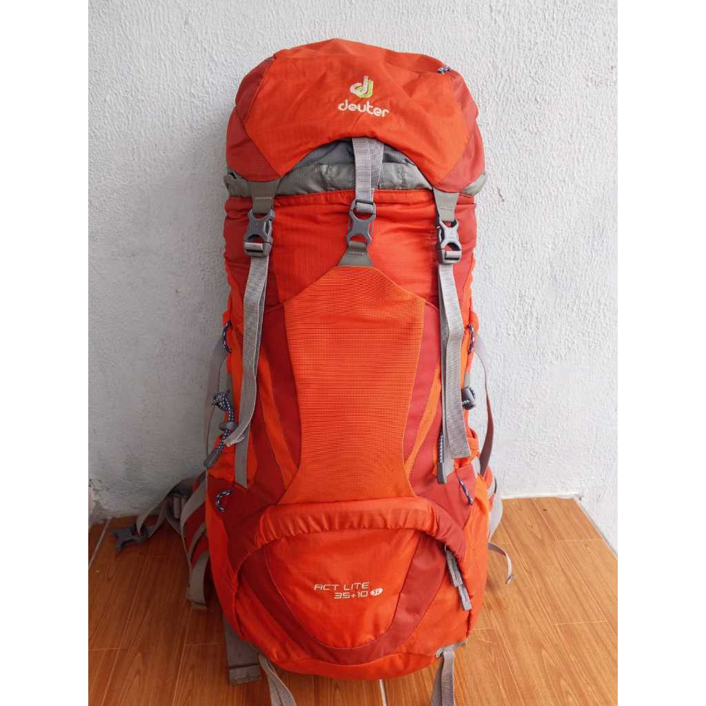 Deuter ACT Lite 35+10 sl.