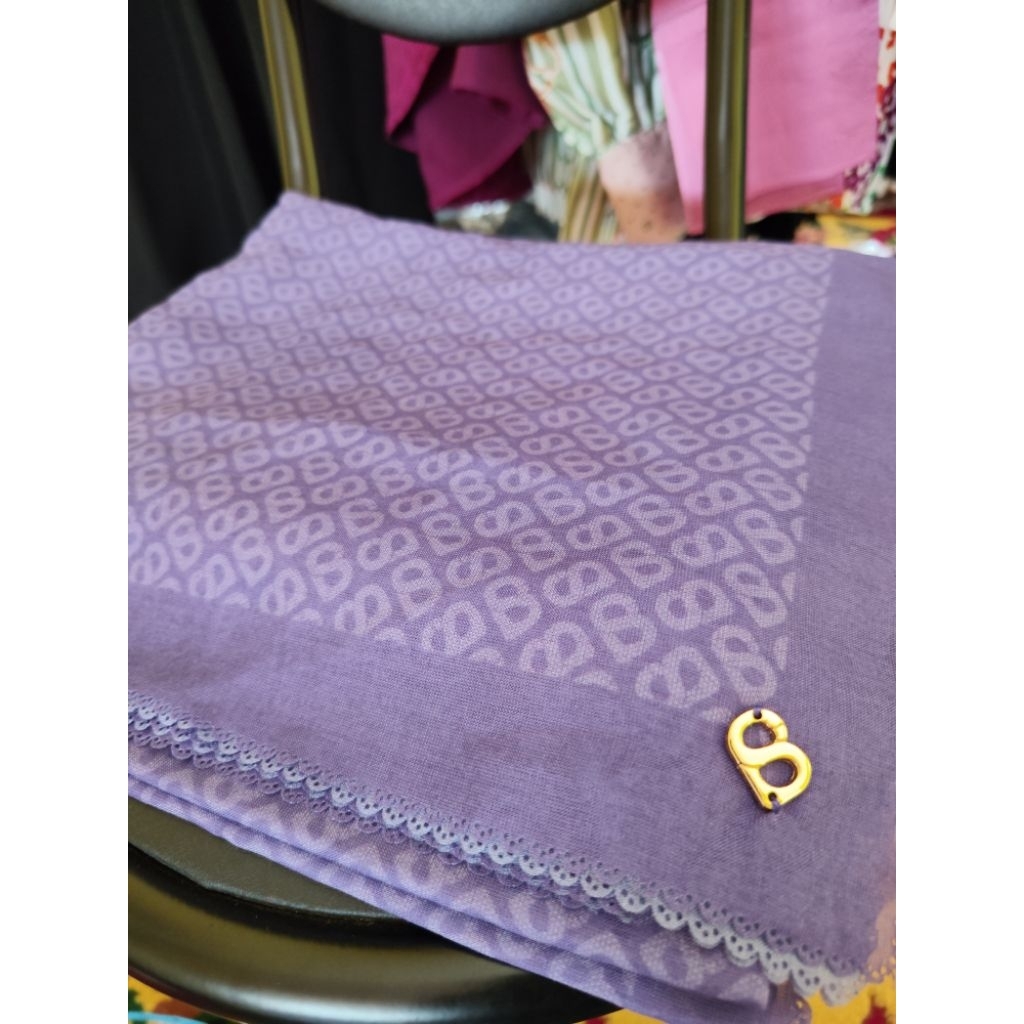 Kerudung Buttonscarves The Tapis Square Wisteria