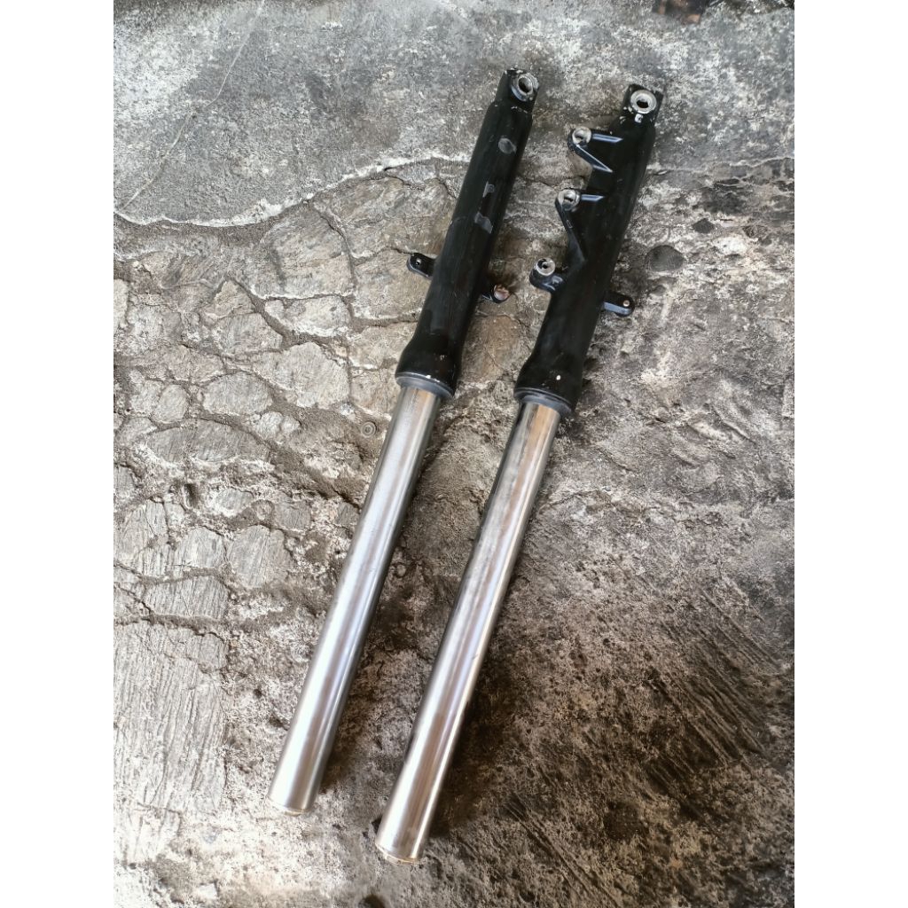 as tabung shock depan Yamaha Byson non original.