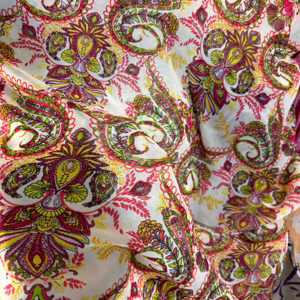 Kain Sifon Sutra Motif Bunga Paisley – Bahan Adem Jatuh Elegan untuk Gamis, Dress, Blouse, Hijab, Ou