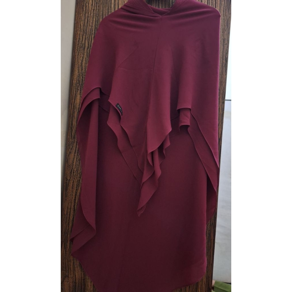 (PRELOVED) KHIMAR MAROON CIERRA