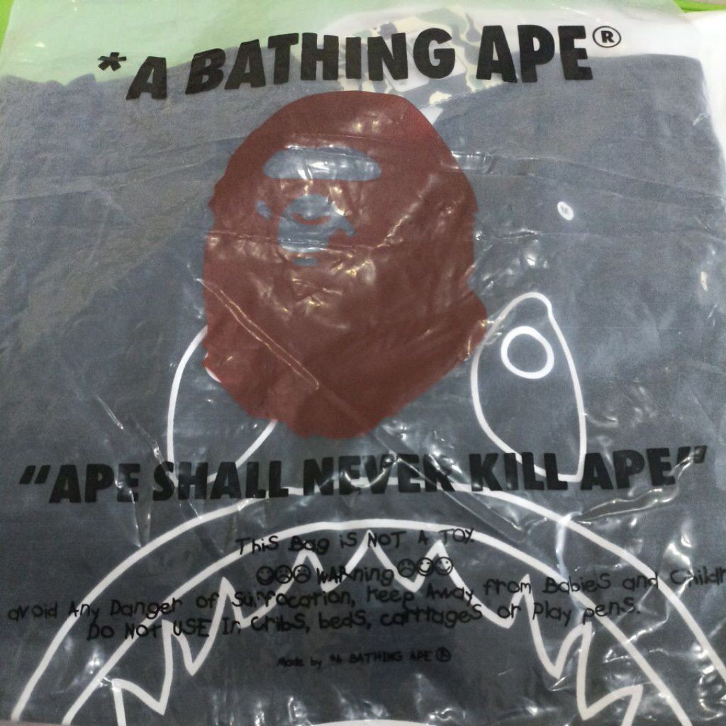 kaos A bathing APE