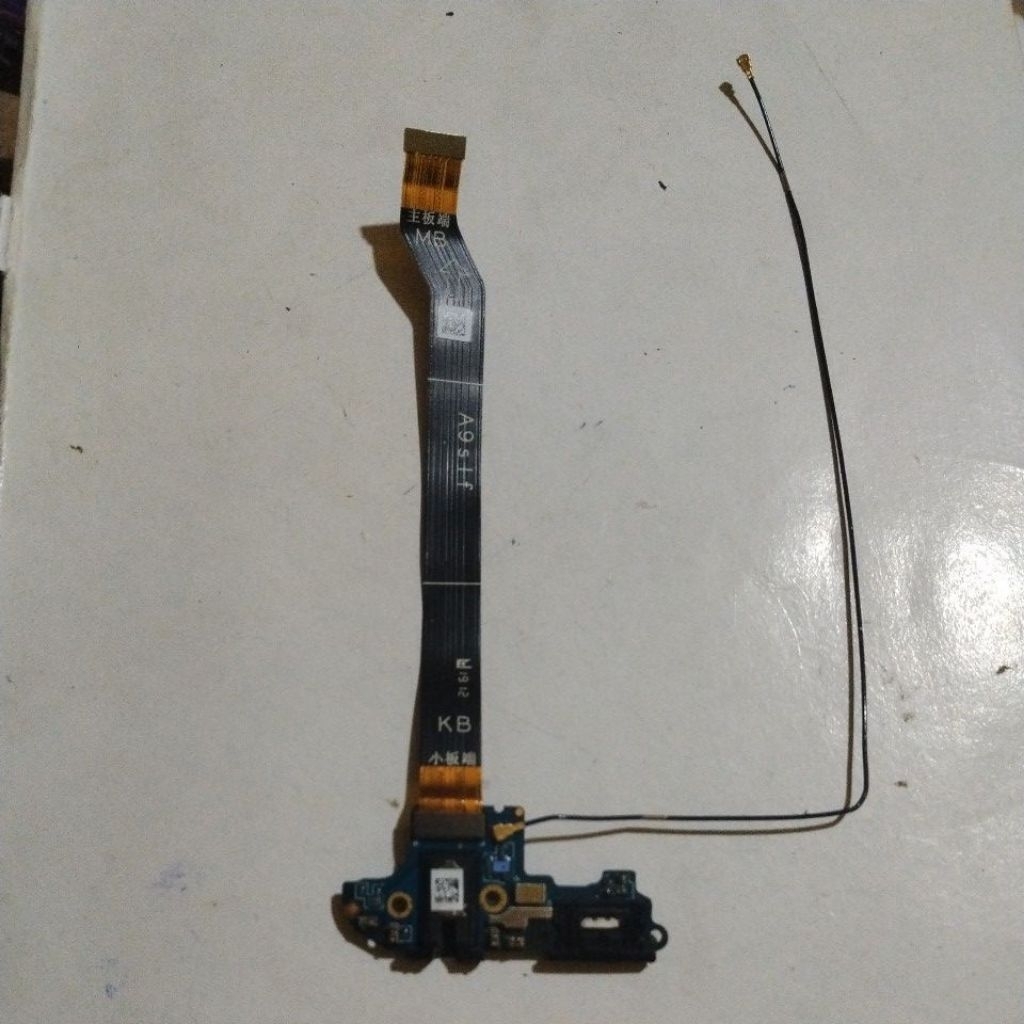 Papan charger & Flexibel cas Realme 3 original copotan