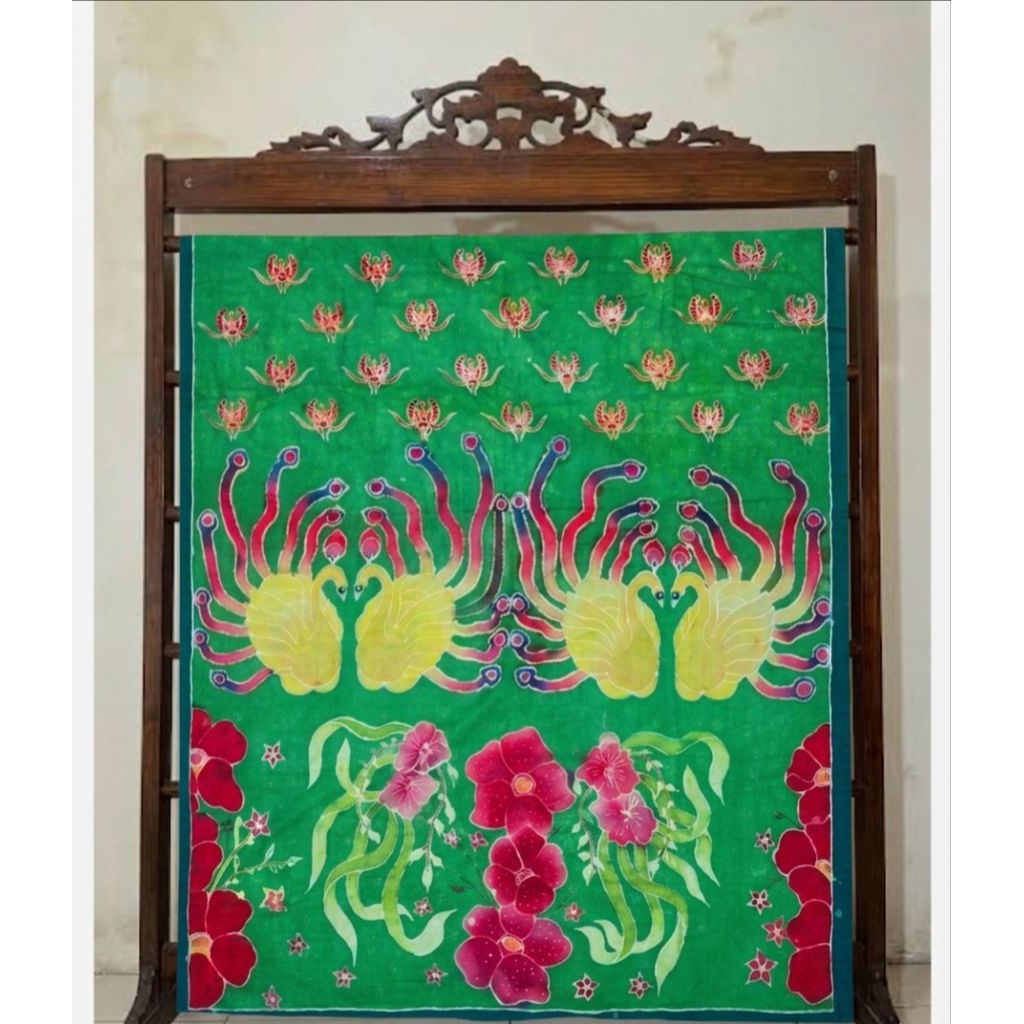 Kain Batik Tulis/Cap Motif Merak & Bunga Merah - Hijau Emerald