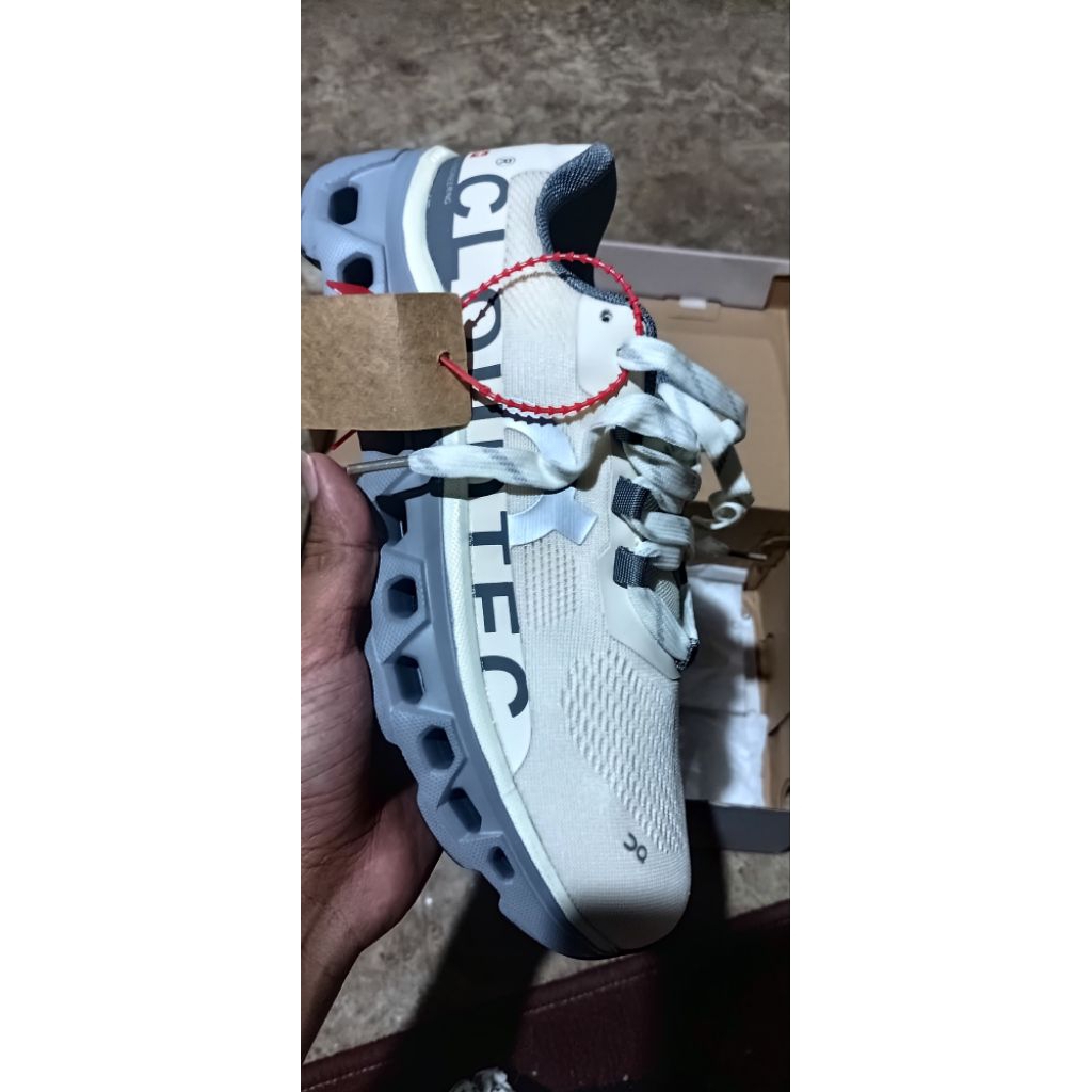 sepatu oc
