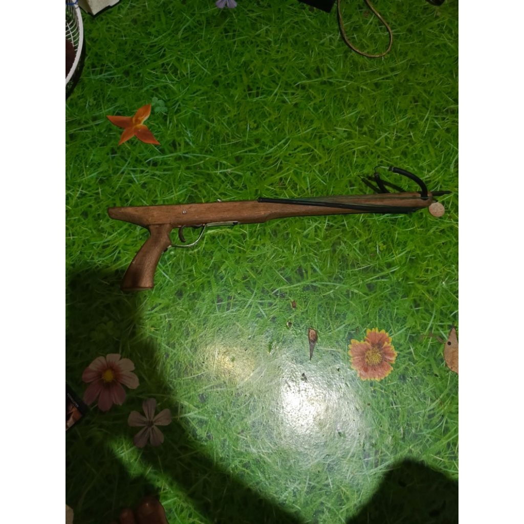 alat tembak ikan panah lepas (speargun)