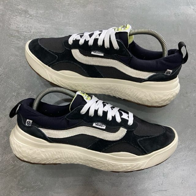 [Size 42] Rare Vans UltraRange Neo VR3 MTE 'Black White' (VN000BCEBA2) Second Original Kondisi Mulus