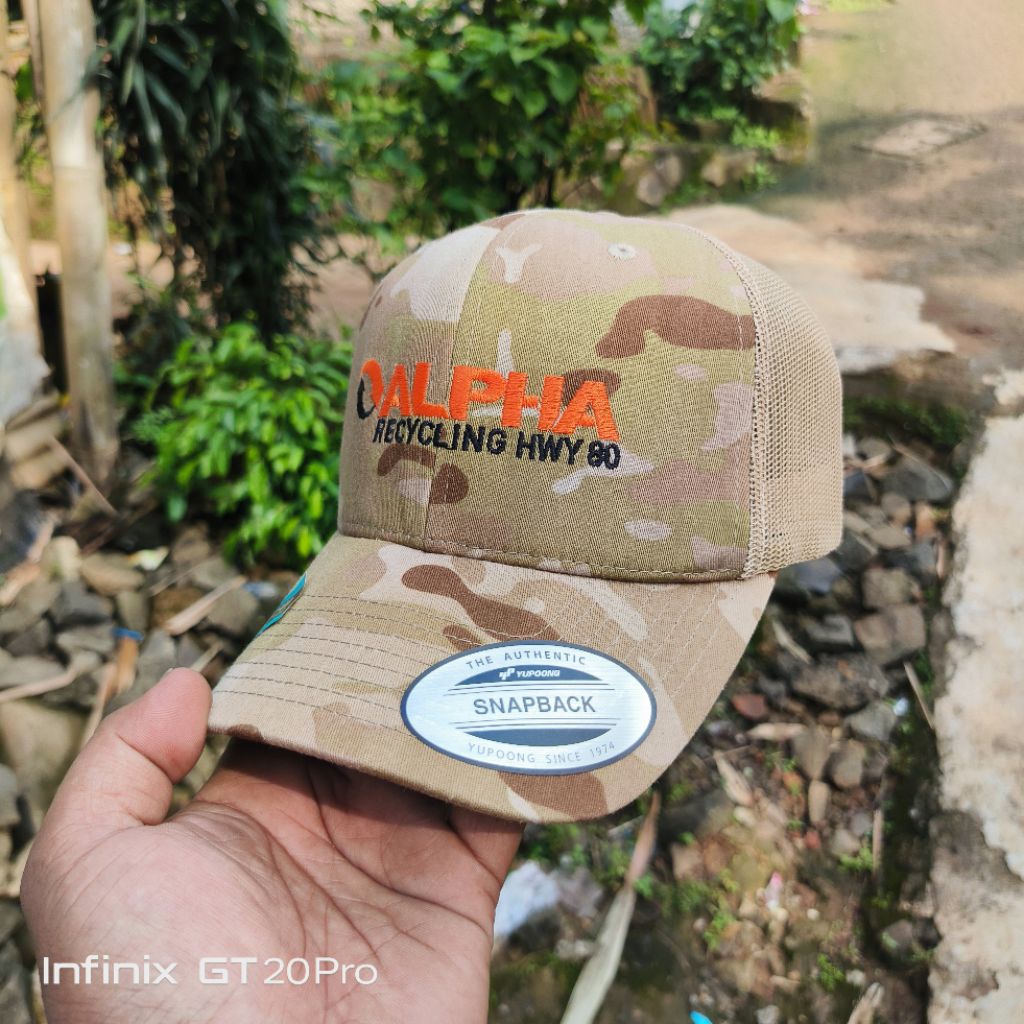 TOPI MESH BACK CAMO CLASSICS YUPOONG ORIGINAL
