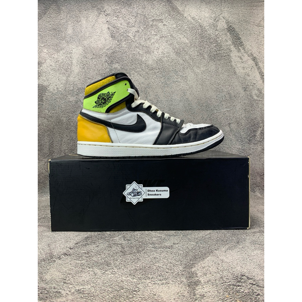 Sepatu Second Air Jordan 1 Retro Hi OG Volt  Size 42,5 insole 27 cm  Original Guarantee 100%