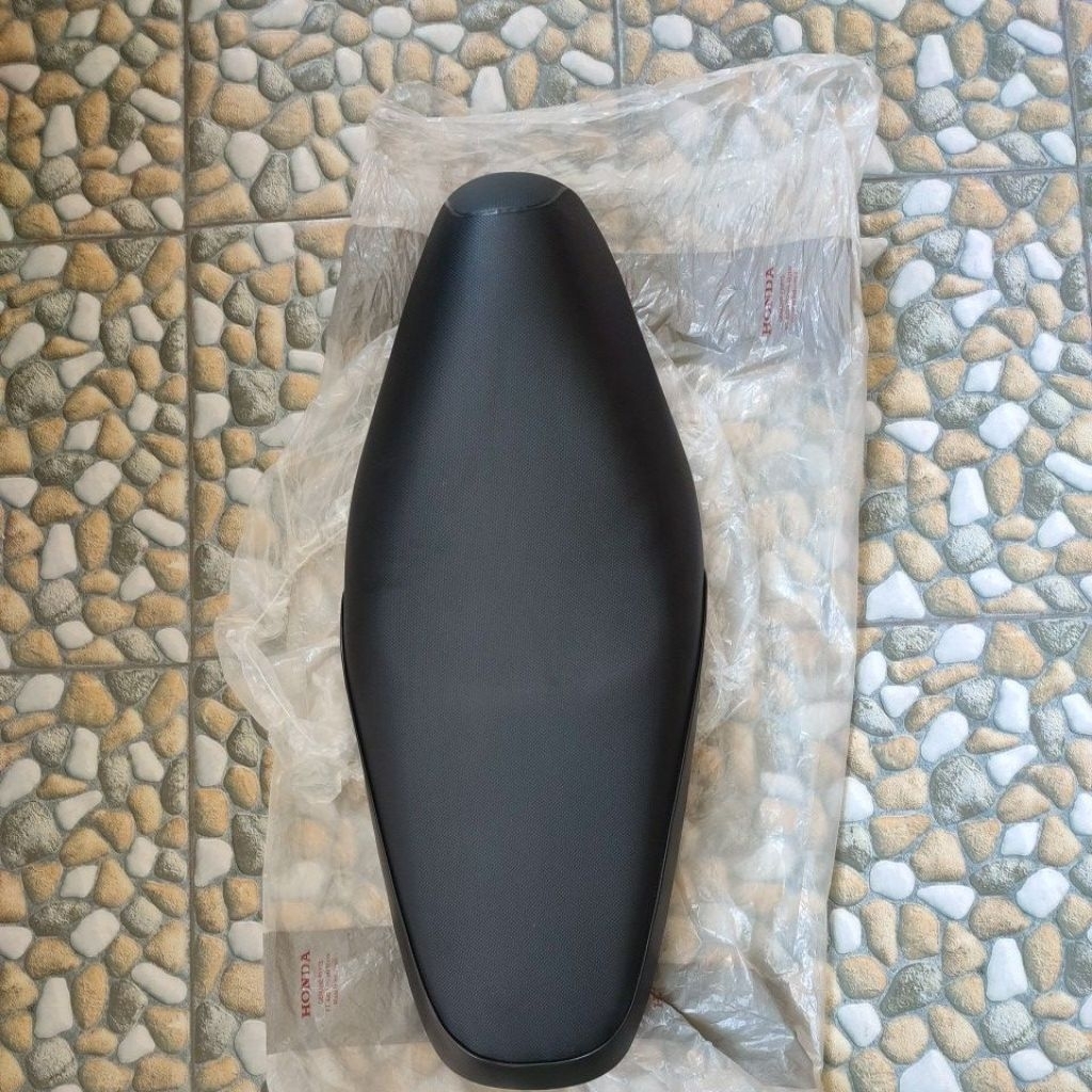 77200-KWW-A00 SEAT ASSY DOUBLE JOK ASSY REVO DX HONDA REVO ABSOLUTE ORIGINAL AHM