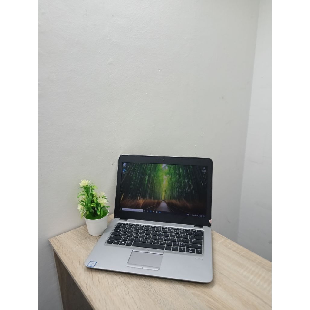 LAPTOP HP Elitebook 820 G3/CORE i5-6gen/RAM 4GB/SSD 128GB