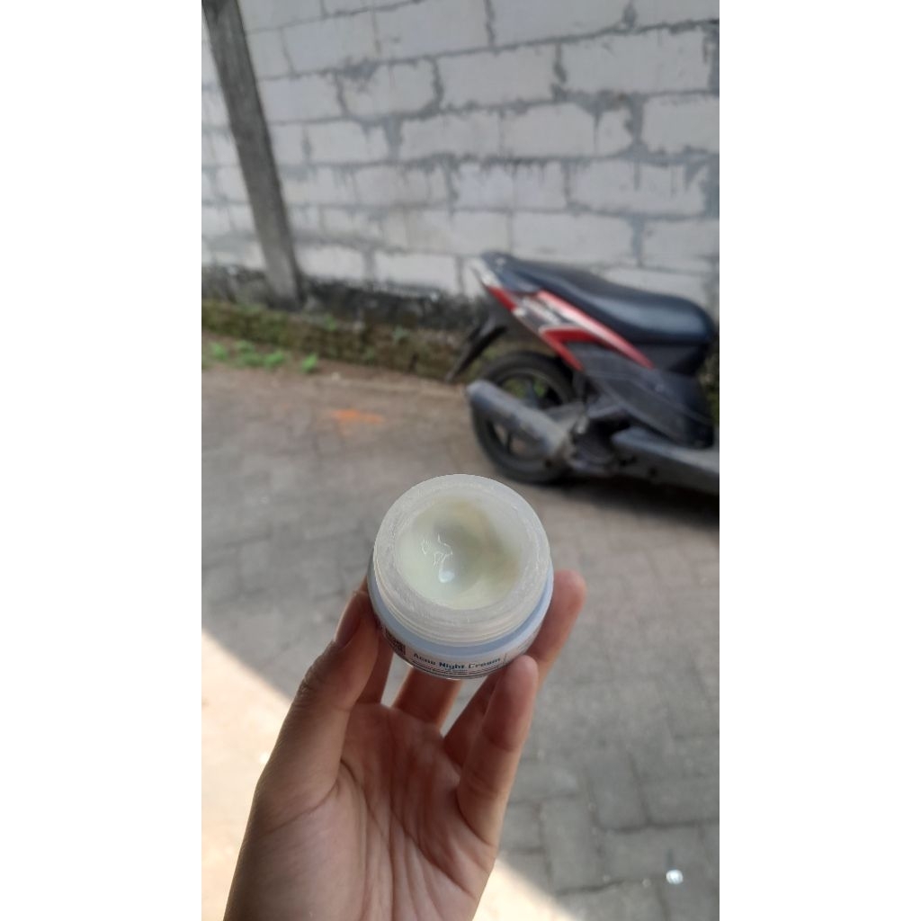 prelove Umg Acne dan Day Viva