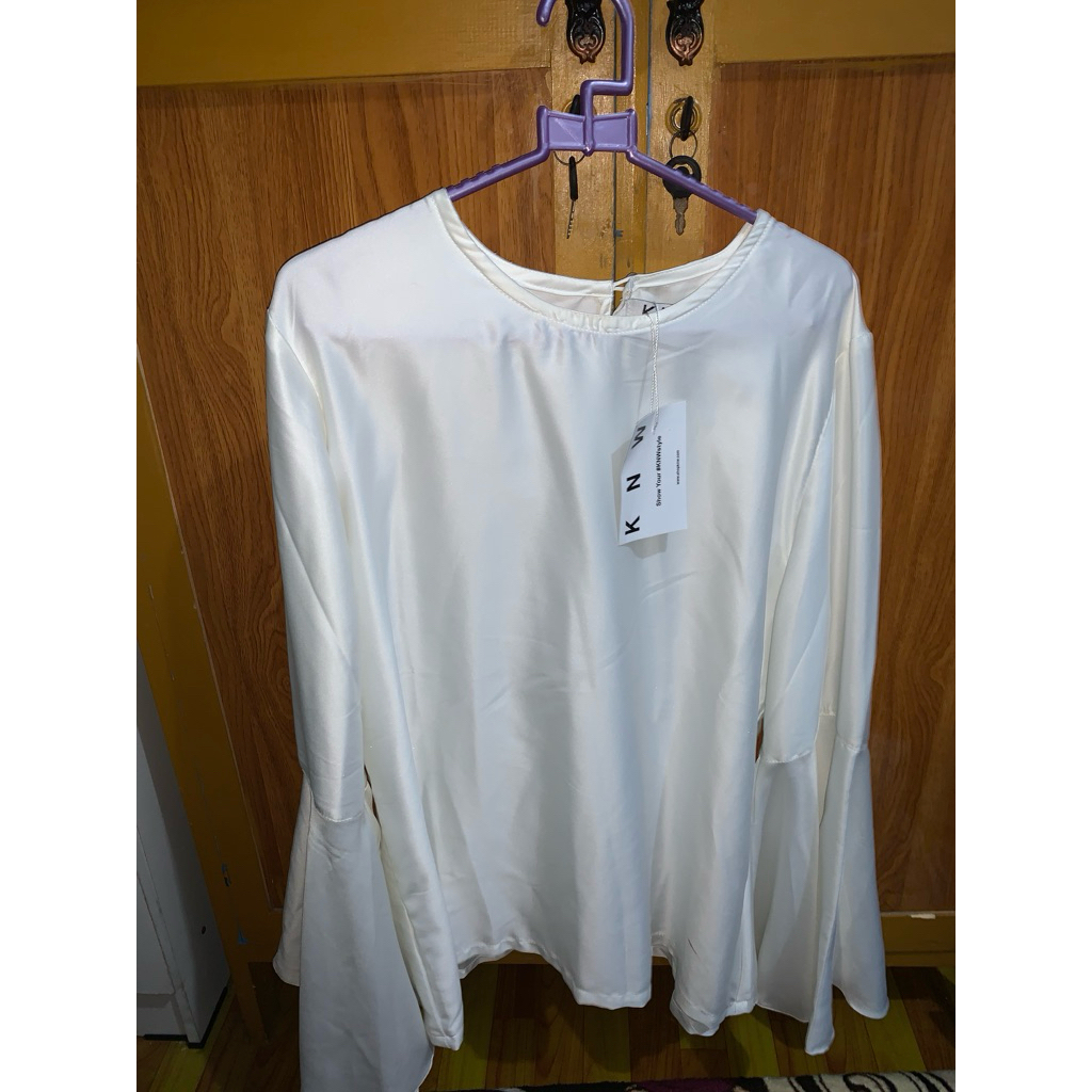 Blus Putih