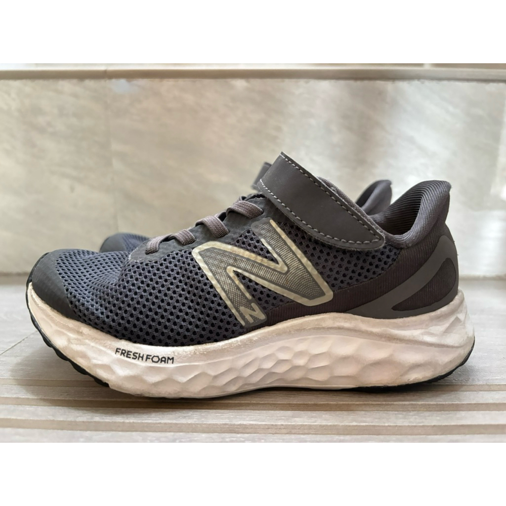 Sepatu New Balance Anak Fresh Foam Arishi Size 30