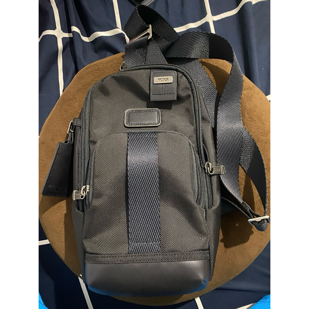 TUMI Slingbag Fife Slim Original New