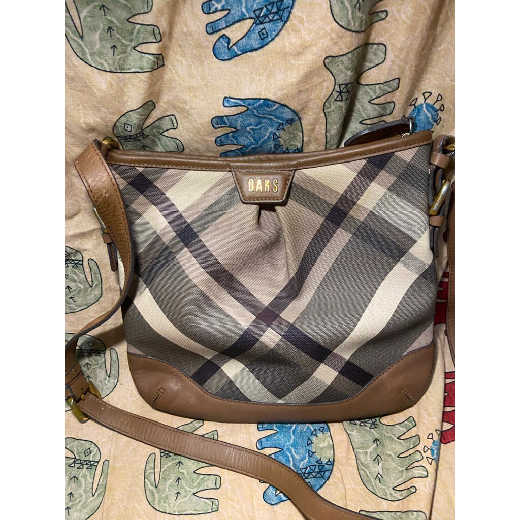 Daks sling bag