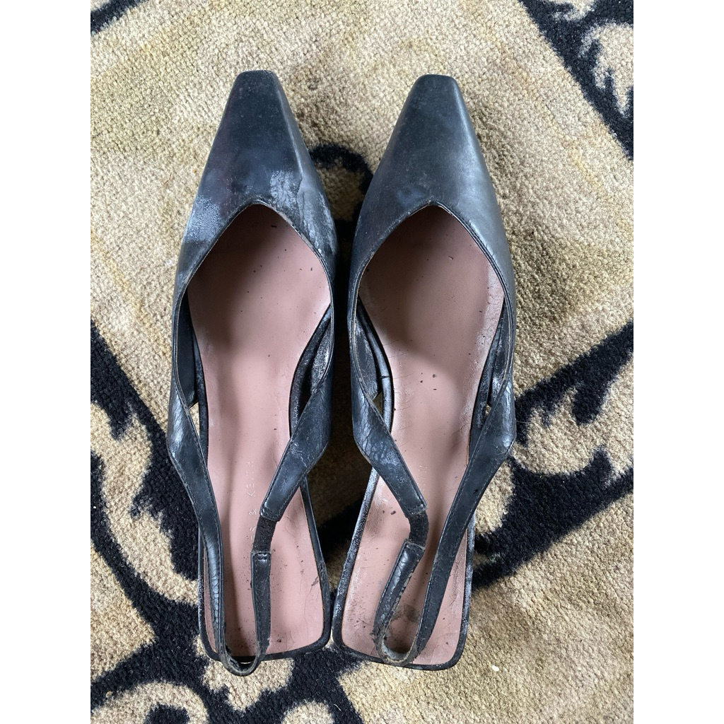 sepatu charles and keith