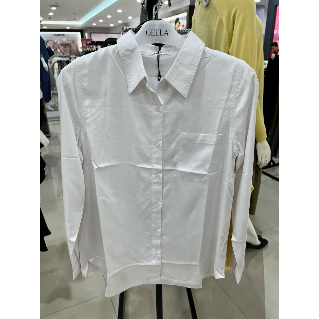 Kemeja Putih Geela Size S-XXL