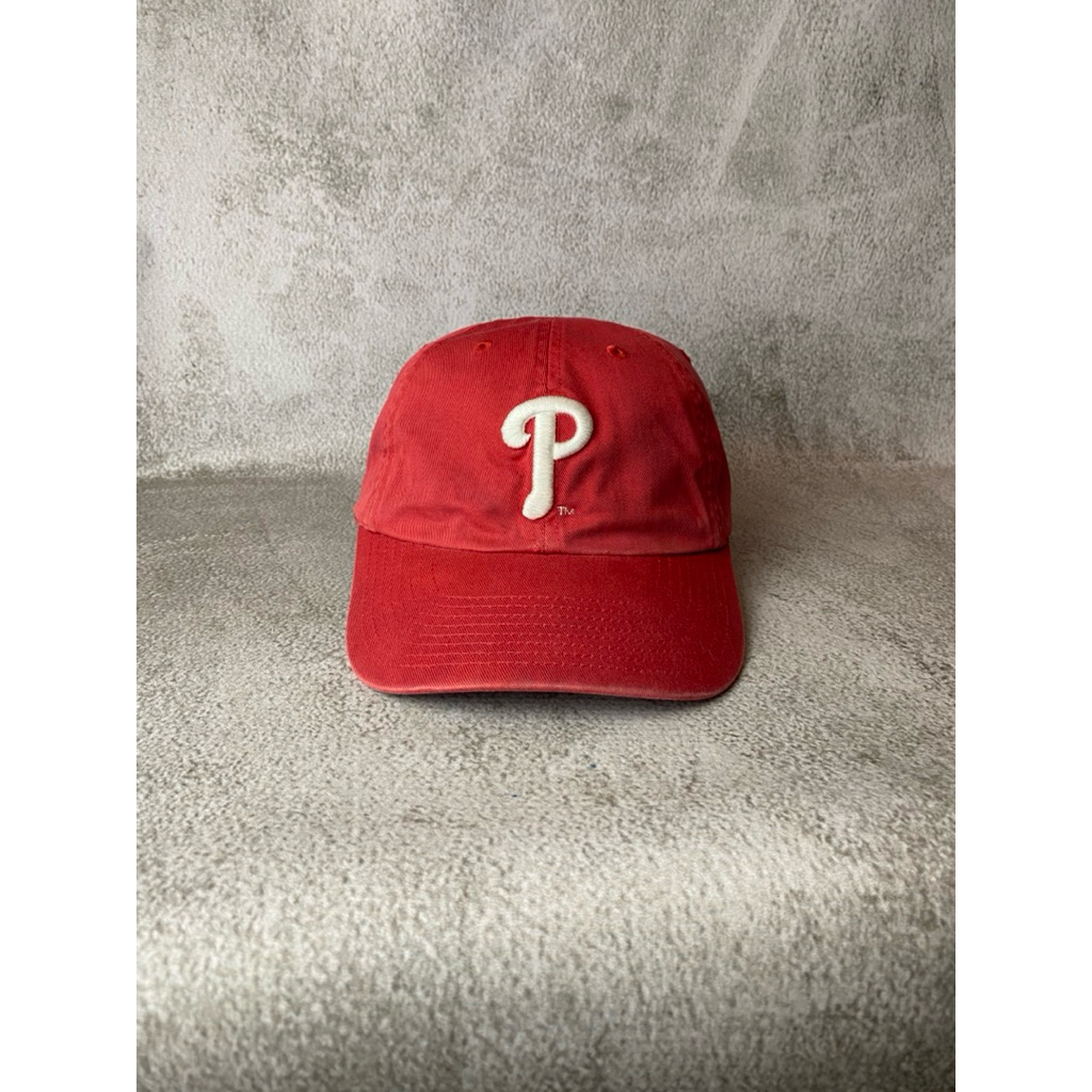 Topi MLB Phillies Build Up