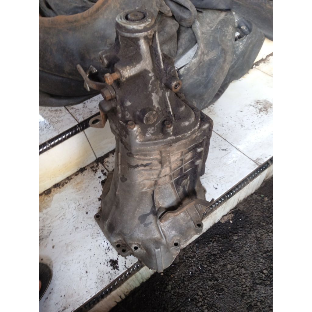 Transmisi/gearbox L300 bensin 4 Speed