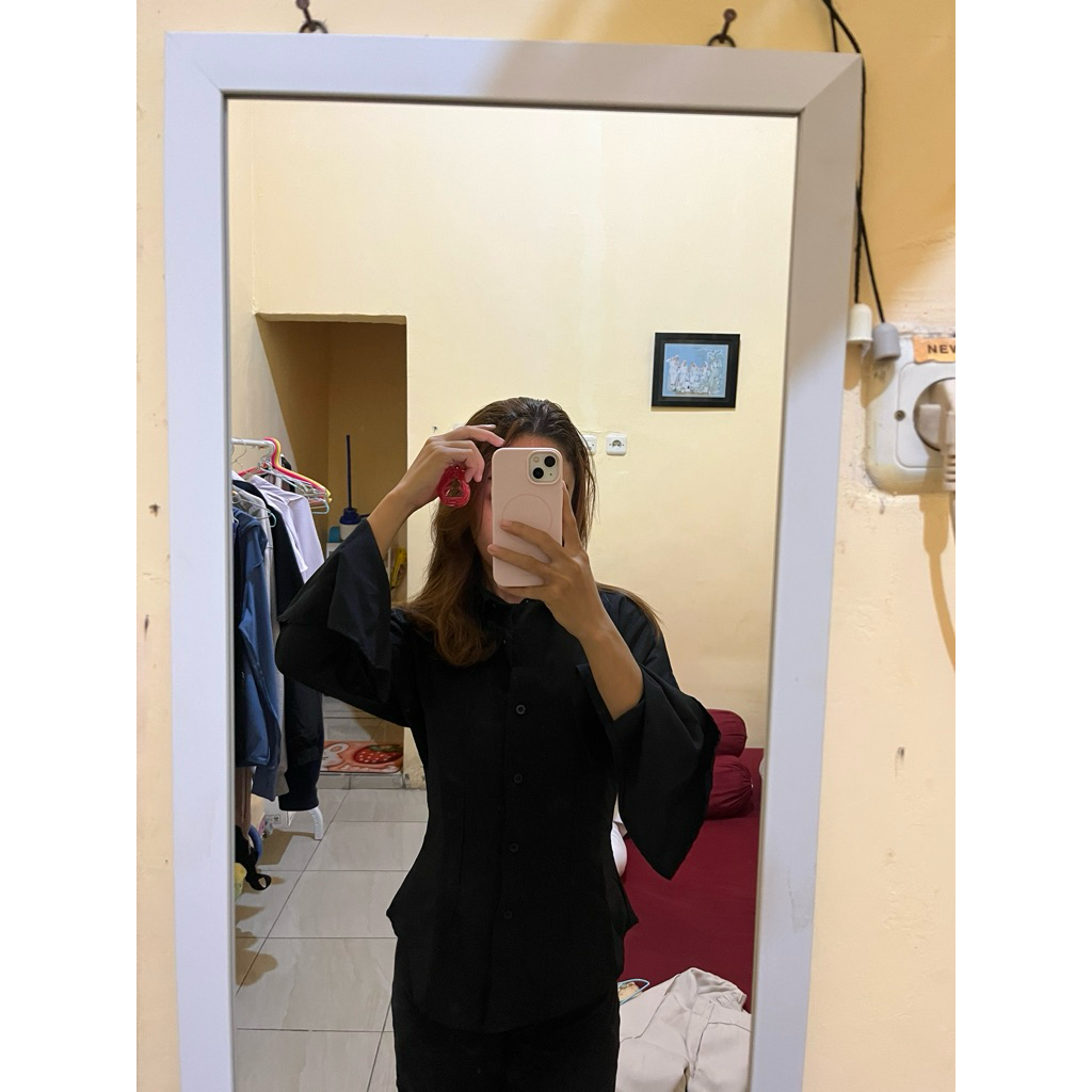 Kemeja Wispie Size S-M (Hitam)