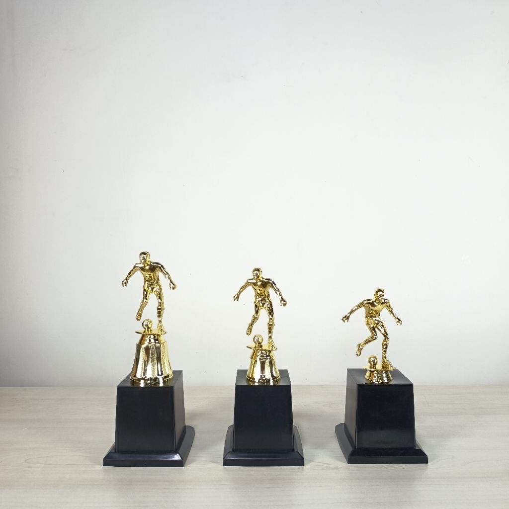 Piala Mini BILL FIGURE K48 FG SOCCER MALE