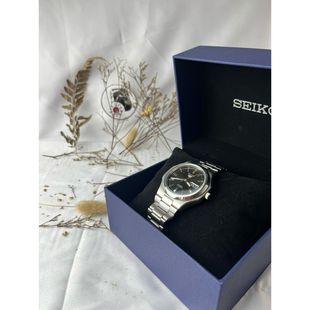 Seiko 5 SNKK47K1 Nautilus black