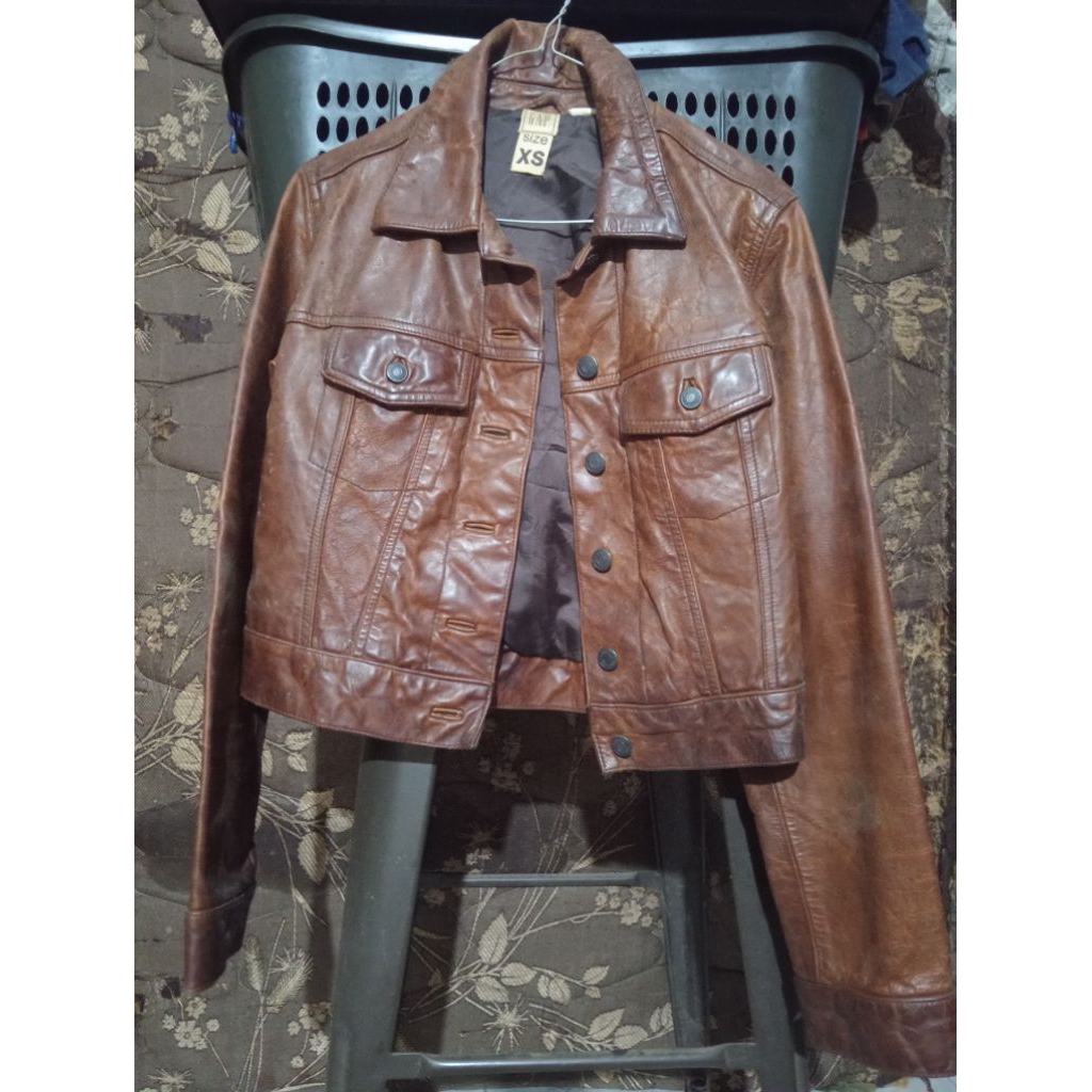 Jaket kulit vintage crop GAP preloved